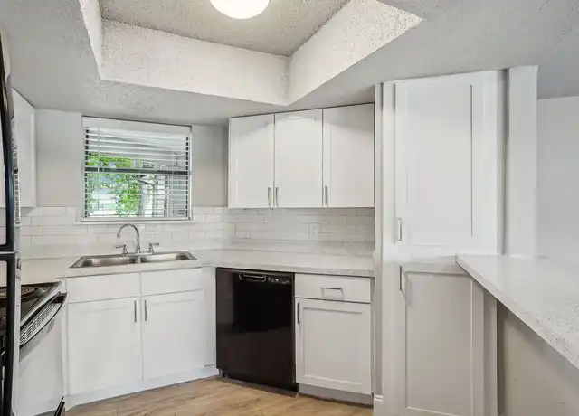 Property at Vantage Point Apartments - 10700 Woodmeadow Pkwy, Dallas, TX, 75228, 1 bed, 1 bath, [object Object]
