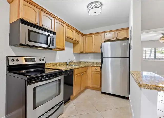 Property at 916 NE 17th St #3, Fort Lauderdale, FL, 33305, 1 bed, 1 bath, [object Object]