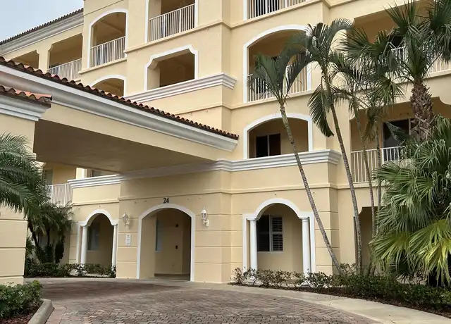 Property at 24 Harbour Isle Dr W #104, Fort Pierce, FL, 34949, 2 beds, 2 baths, [object Object]