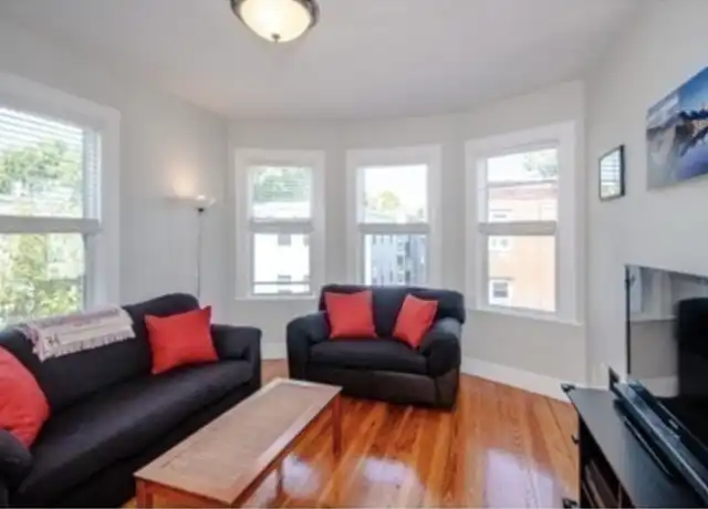 Property at 6 Kenney St #3, Jamaica Plain, MA, 02130, 3 beds, 1 bath, [object Object]