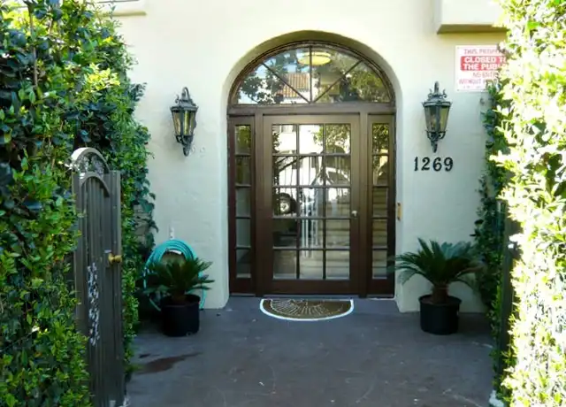Property at 1269 S Citrus Ave #8, Los Angeles, CA, 90019, 2 beds, 1 bath, [object Object]