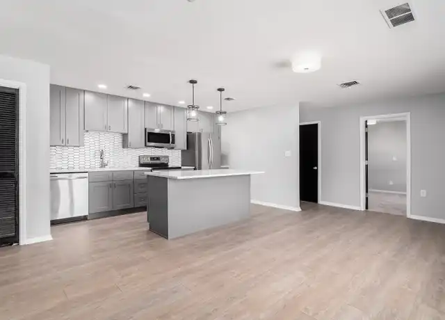 Property at 2699 E Main St Unit C, Bexley, OH, 43209, 2 beds, 1 bath, [object Object]