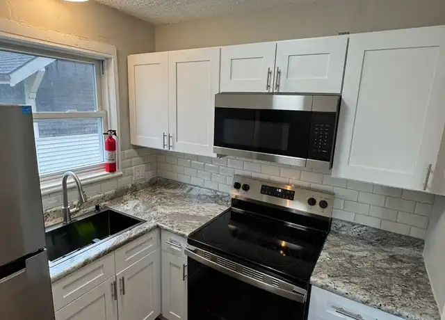 Property at 1027 17th St NW Unit 5, Canton, OH, 44703, 1 bed, 1 bath, [object Object]