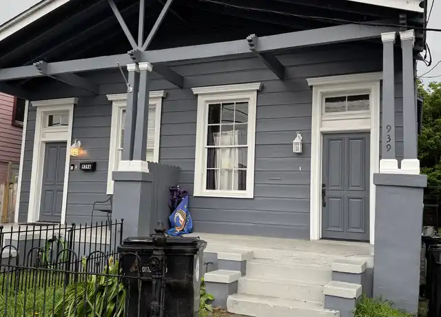 Property at 939 Saint Mary St Unit B, New Orleans, LA, 70130, 3 beds, 1 bath, [object Object]
