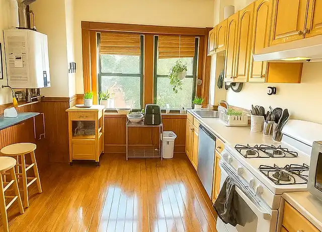 Property at 2020 Massachusetts Ave Unit 6, Cambridge, MA, 02140, 3 beds, 1 bath, [object Object]