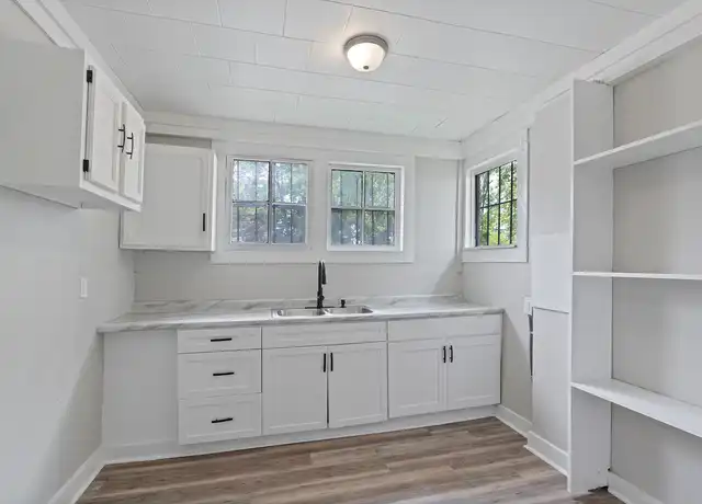 Property at 1700 8th Ave N, Bessemer, AL, 35020, 4 beds, 2 baths, [object Object]
