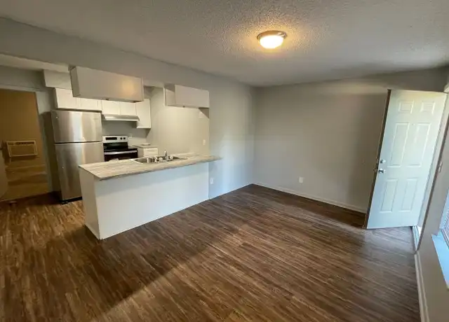 Property at 1811 Self Cir, Jonesboro, AR, 72401, 1 bed, 1 bath, [object Object]