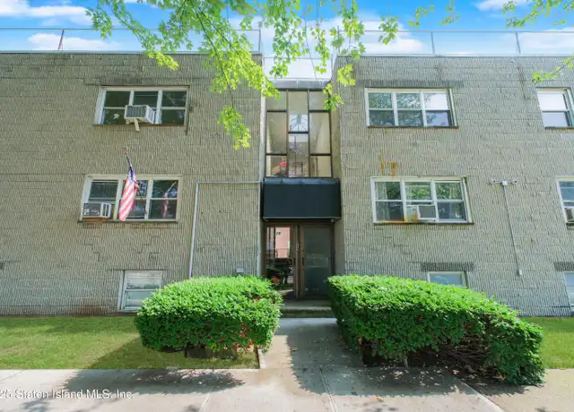 Property at 15 Old Town Rd Unit 1g, Staten Island, NY, 10304, 1 bed, 1 bath, [object Object]