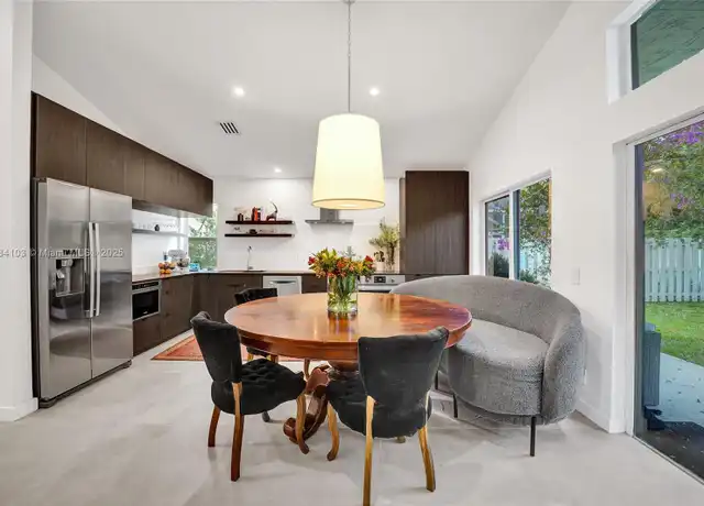 Property at 648 Sand Creek Cir, Weston, FL, 33327, 4 beds, 2 baths, [object Object]