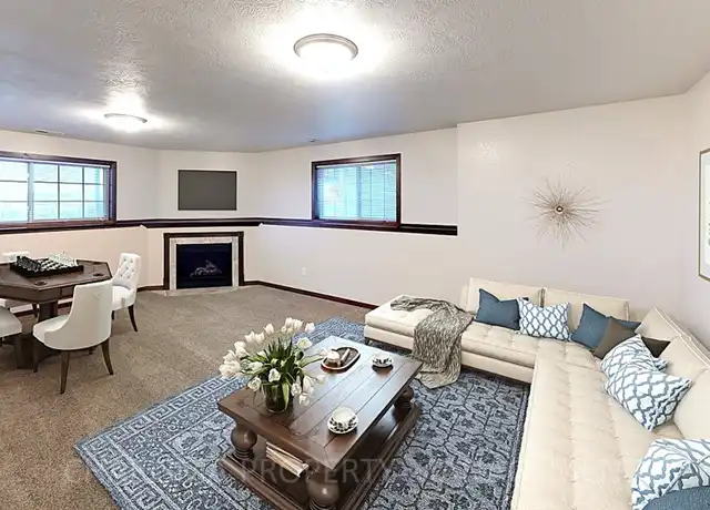 Property at 4232 N Pennsylvania Ave, Sioux Falls, SD, 57107, 3 beds, 2 baths, [object Object]