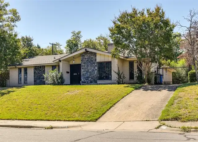 Property at 2504 Magna Vista Dr, Dallas, TX, 75216, 3 beds, 2 baths, [object Object]