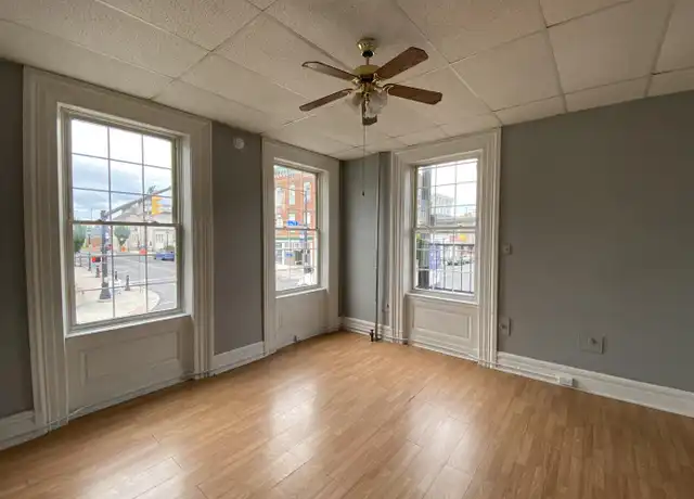 Property at 2 E King St, Littlestown, PA, 17340, 1 bed, 1 bath, [object Object]