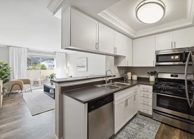 Photo of 1987 Ridgegate Ln, Simi Valley, CA 93065