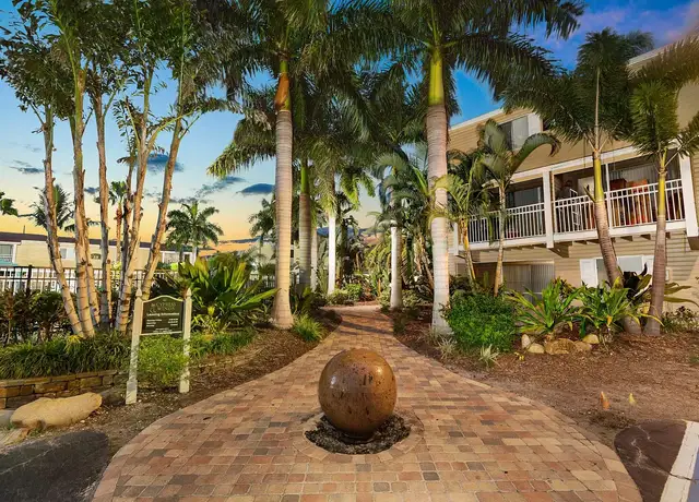 Photo of 6904 Manatee Ave W, Bradenton, FL 34209
