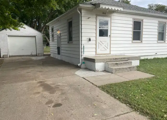 Property at 1218 N California Ave, Hastings, NE, 68901, 3 beds, 1 bath, [object Object]