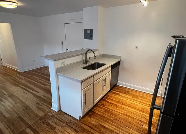 Photo of 10600 Clifton Blvd, Cleveland, OH 44102