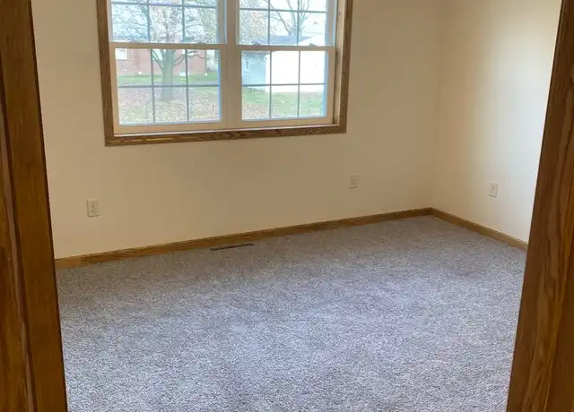 Property at 927 W Wilson St, Salem, OH, 44460, 3 beds, 2 baths, [object Object]