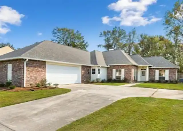 Property at 10753 Fernbrook Ave, Baton Rouge, LA, 70809, 3 beds, 2 baths, [object Object]
