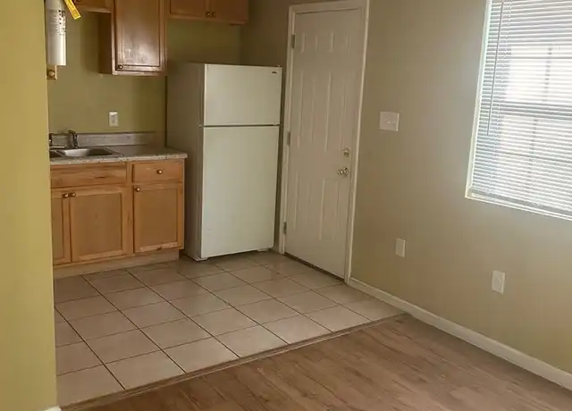 Property at 2612 Steele Ave SW Unit 27-D, Atlanta, GA, 30315, 1 bed, 1 bath, [object Object]