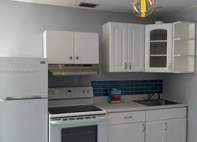 Property at 1101 NE 5th St Unit 1101, Hallandale Beach, FL, 33009, 1 bed, 1 bath, [object Object]