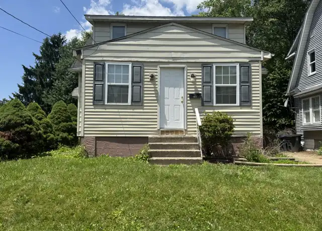 Property at 844 Ardella Ave, Akron, OH, 44306, 3 beds, 1 bath, [object Object]