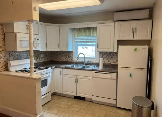 Property at 38 Freebody St Unit 307, Newport, RI, 02840, 1 bed, 1 bath, [object Object]