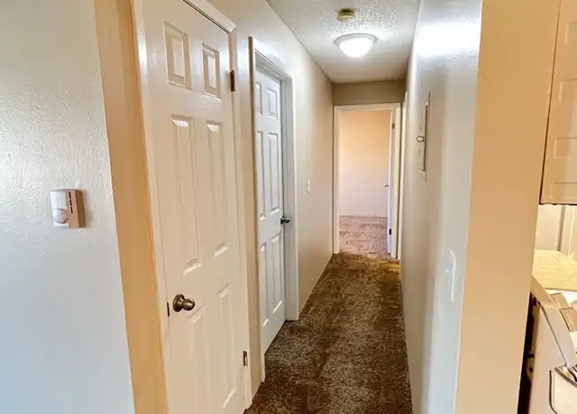 Property at 395 4th St Unit 400-20, Waukee, IA, 50263, 2 beds, 1 bath, [object Object]
