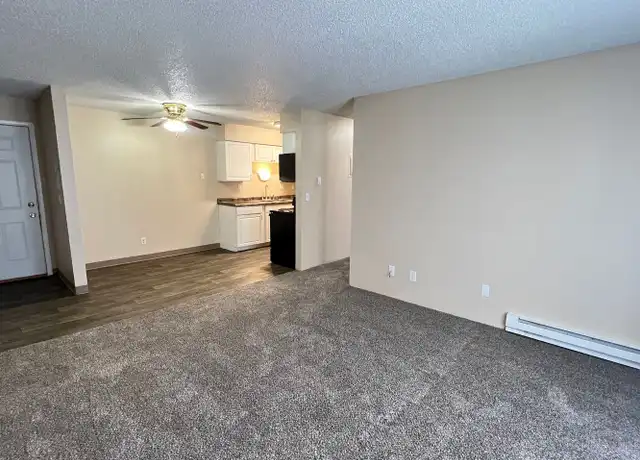 Property at 395 4th St Unit 400-20, Waukee, IA, 50263, 2 beds, 1 bath, [object Object]