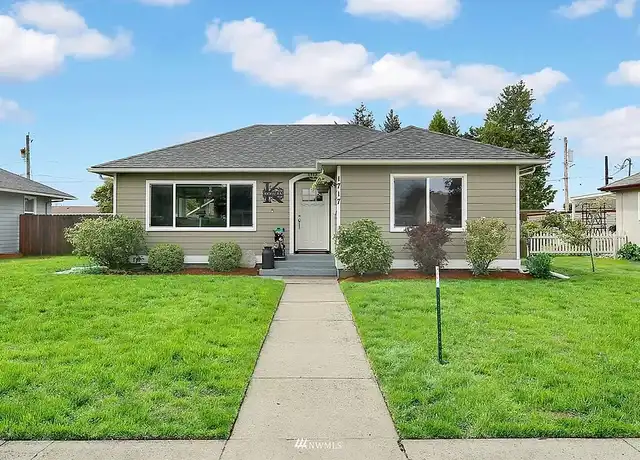 Property at 1717 D St, Lynden, WA, 98264, 2 beds, 1 bath, [object Object]