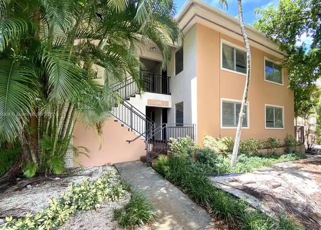 Property at 218 Santillane Ave Unit 14, Coral Gables, FL, 33134, 1 bed, 1.5 baths, [object Object]