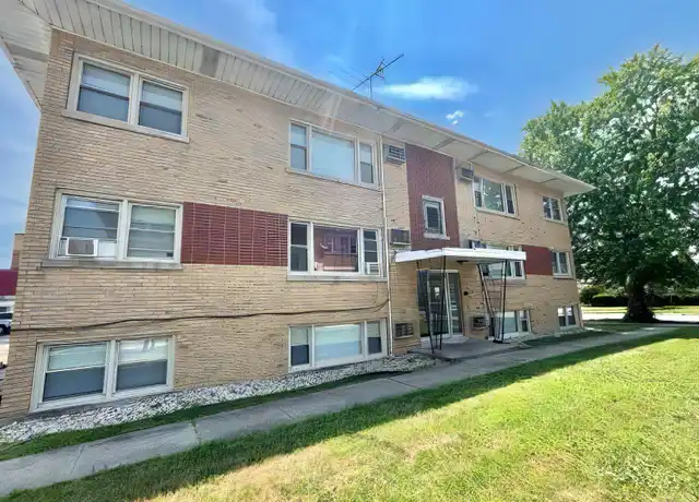 Property at 18428 Torrence Ave, Lansing, IL, 60438, 2 beds, 1 bath, [object Object]