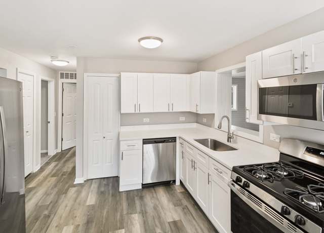 Photo of 18836 Harding Ave Unit 1, Flossmoor, IL 60422