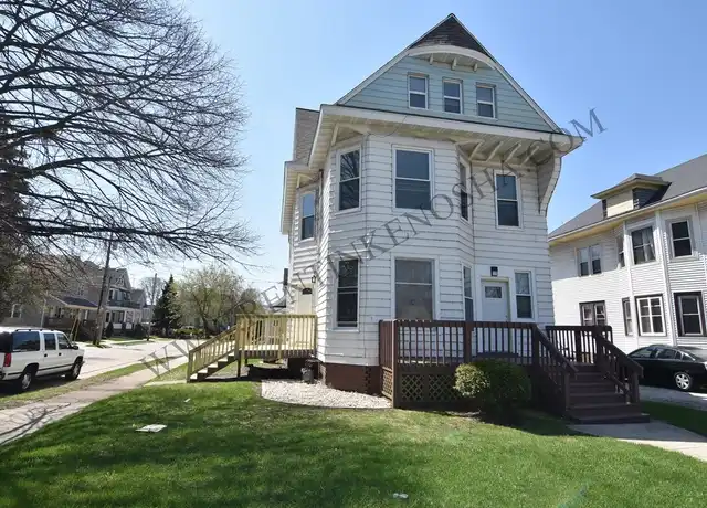 Property at 1903 60th St Apt 3, Kenosha, WI, 53140, 2 beds, 1 bath, [object Object]