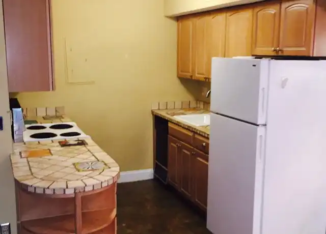 Property at 400 Queens Rd Unit C1, Charlotte, NC, 28207, 1 bed, 1 bath, [object Object]