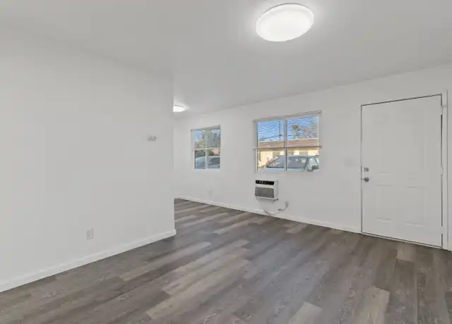 Property at 905 Sutter Ave Unit 11, Modesto, CA, 95351, 1 bed, 1 bath, [object Object]
