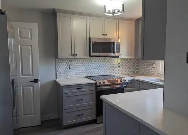Property at 10 Old Farms Ln Unit 10, New Milford, CT, 06776, 2 beds, 1.5 baths, [object Object]