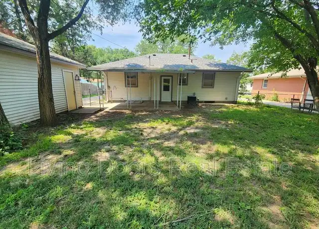 Property at 3910 N 12th St, Lincoln, NE, 68521, 5 beds, 2 baths, [object Object]