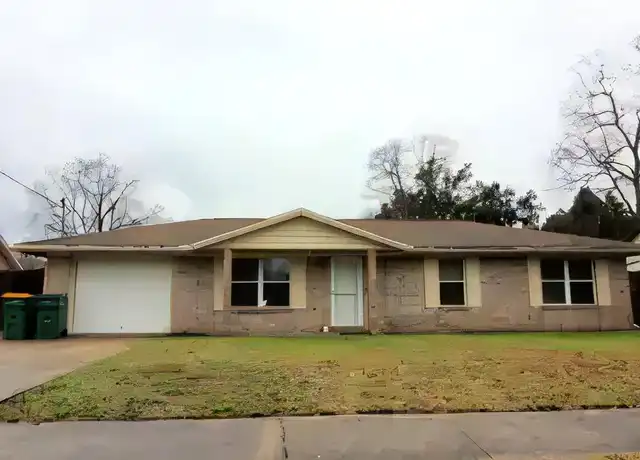 Property at 840 Boulevard de Lorleans, Mary Esther, FL, 32569, 3 beds, 2 baths, [object Object]