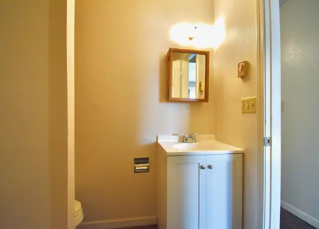 Property at 803 8th St N Unit 2, Fargo, ND, 58102, 1 bed, 1 bath, [object Object]