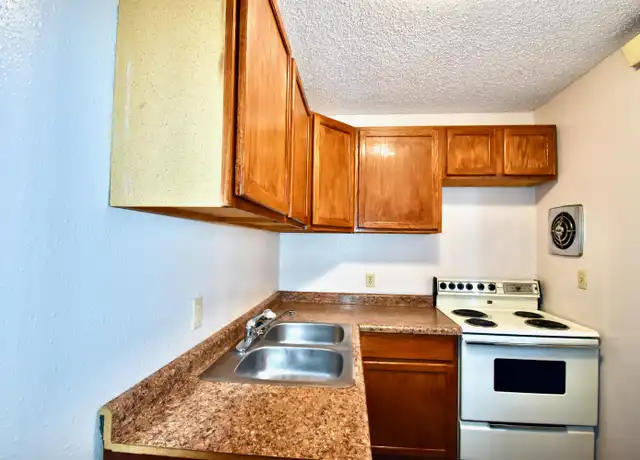 Property at 803 8th St N Unit 2, Fargo, ND, 58102, 1 bed, 1 bath, [object Object]