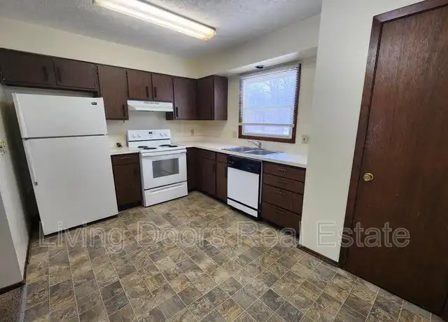 Property at 1503 David Dr, Lincoln, NE, 68504, 3 beds, 2 baths, [object Object]