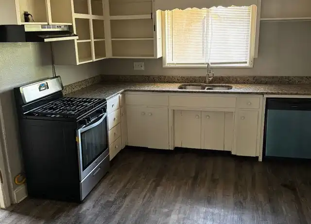 Property at 914 E Moreno Ave Unit 916, Colorado Springs, CO, 80903, 2 beds, 1 bath, [object Object]