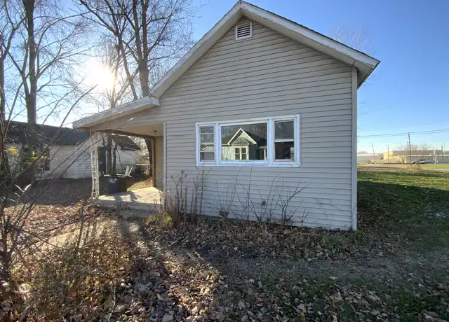 Property at 924 N Bowman Ave, Danville, IL, 61832, 2 beds, 1 bath, [object Object]