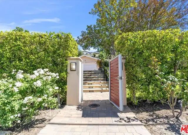 Property at 23264 Calvert St, Woodland Hills, CA, 91367, 4 beds, 3 baths, [object Object]