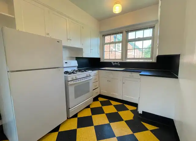 Property at 5400 NE Sandycrest Ter Unit 5460-3, Portland, OR, 97213, 1 bed, 1 bath, [object Object]