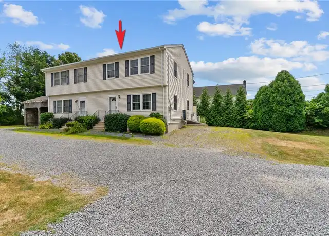 Property at 4 Marshall Ln Unit B, Middletown, RI, 02842, 3 beds, 1.5 baths, [object Object]