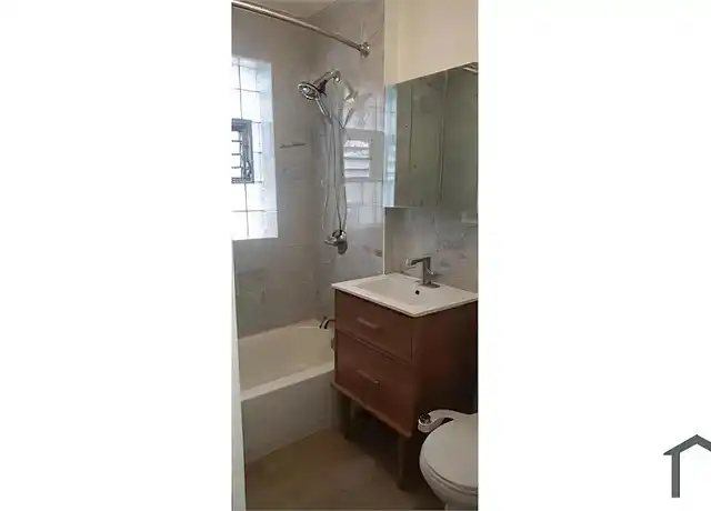 Property at 6642 S Greenwood Ave Unit 1b, Chicago, IL, 60637, 2 beds, 1 bath, [object Object]