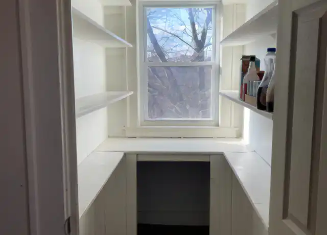 Property at 117 Enfield St, Hartford, CT, 06112, 3 beds, 1 bath, [object Object]