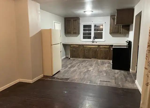 Property at 639 S Main Ave, Dickinson, ND, 58601, 3 beds, 2 baths, [object Object]