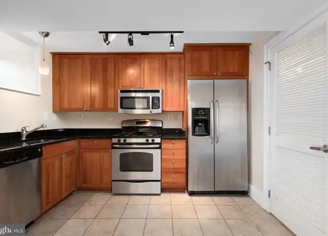 Property at 1750 16th St NW #1, Washington, DC, 20009, 1 bed, 1 bath, [object Object]
